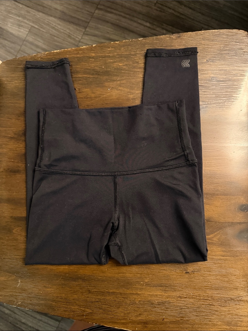 all in motion Black Kids Performance Leggings
XS. 4/5